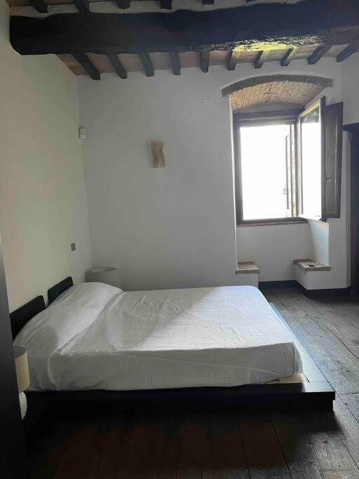 Medieval Tower In Umbria With Swimming Pool Montelagello Exterior photo