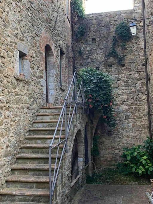 Medieval Tower In Umbria With Swimming Pool Montelagello Exterior photo