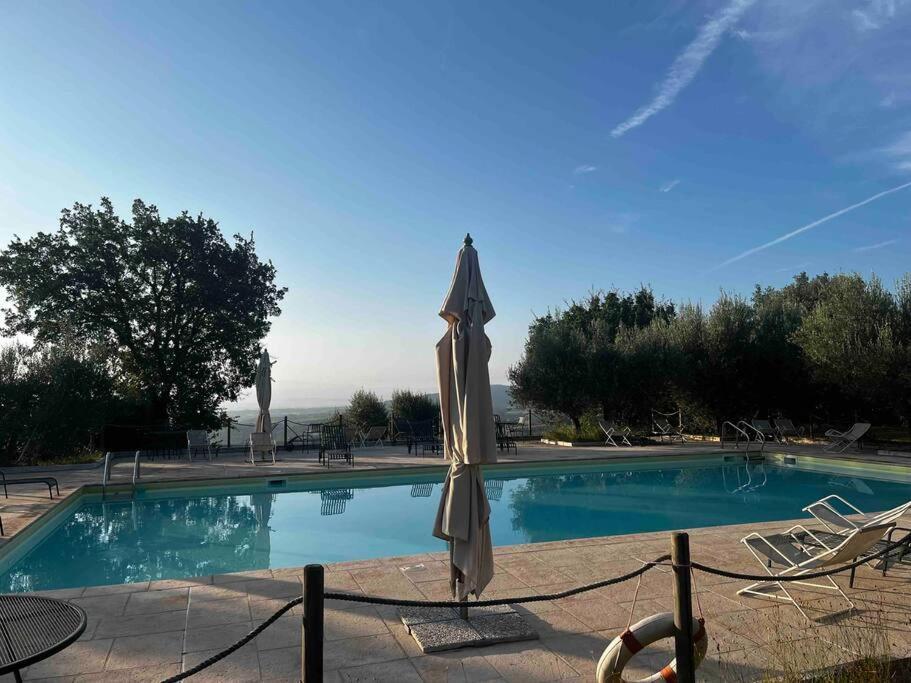 Medieval Tower In Umbria With Swimming Pool Montelagello Exterior photo