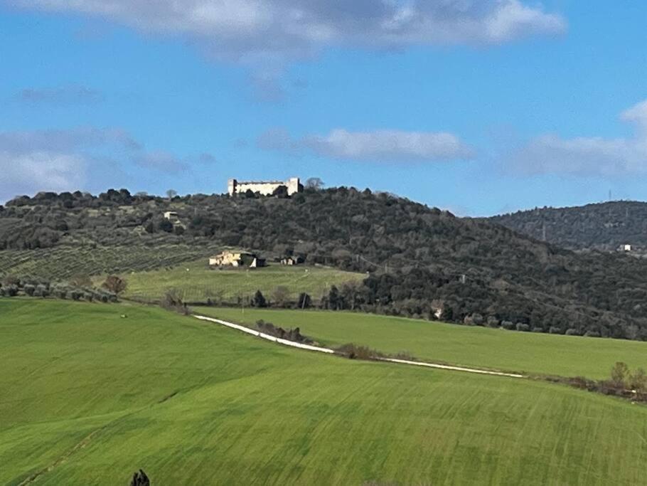 Medieval Tower In Umbria With Swimming Pool Montelagello Exterior photo
